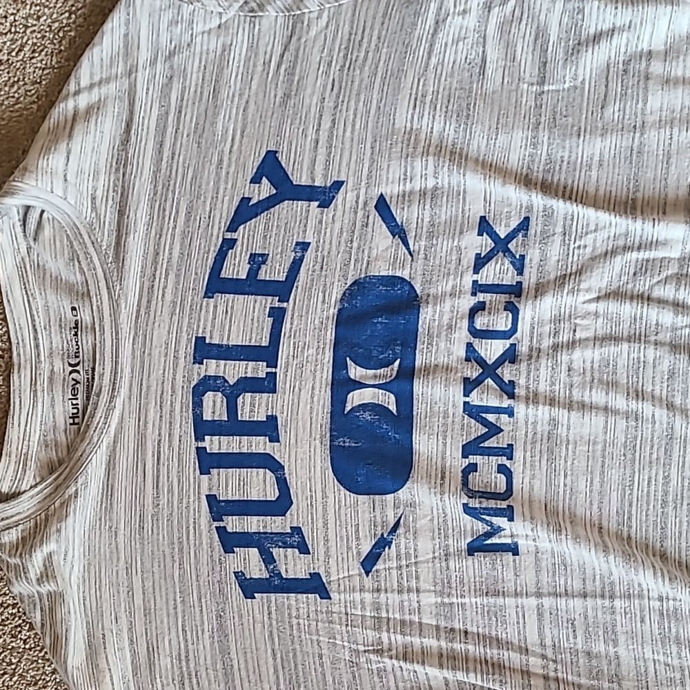 Mens XL Hurley Tshirt